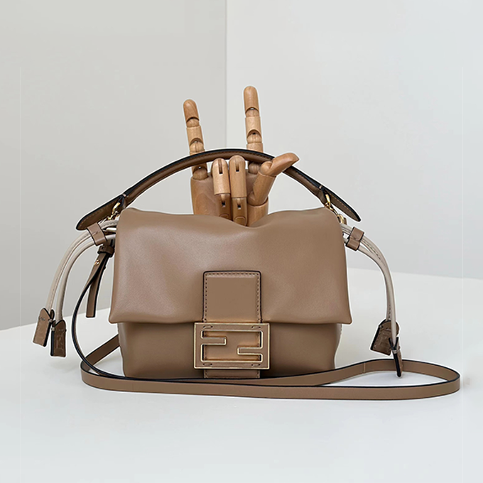 fendi mamma baguette small handbag